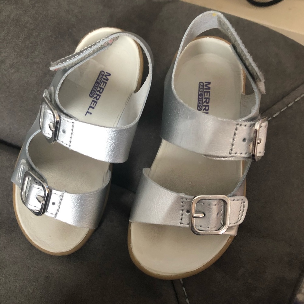 Merrell toddler girl sandals. 7.5W